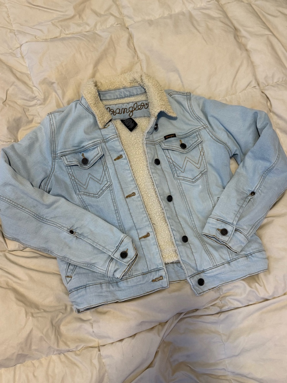 Wrangler Light Blue Denim Jacket with Cream Sherpa Lining